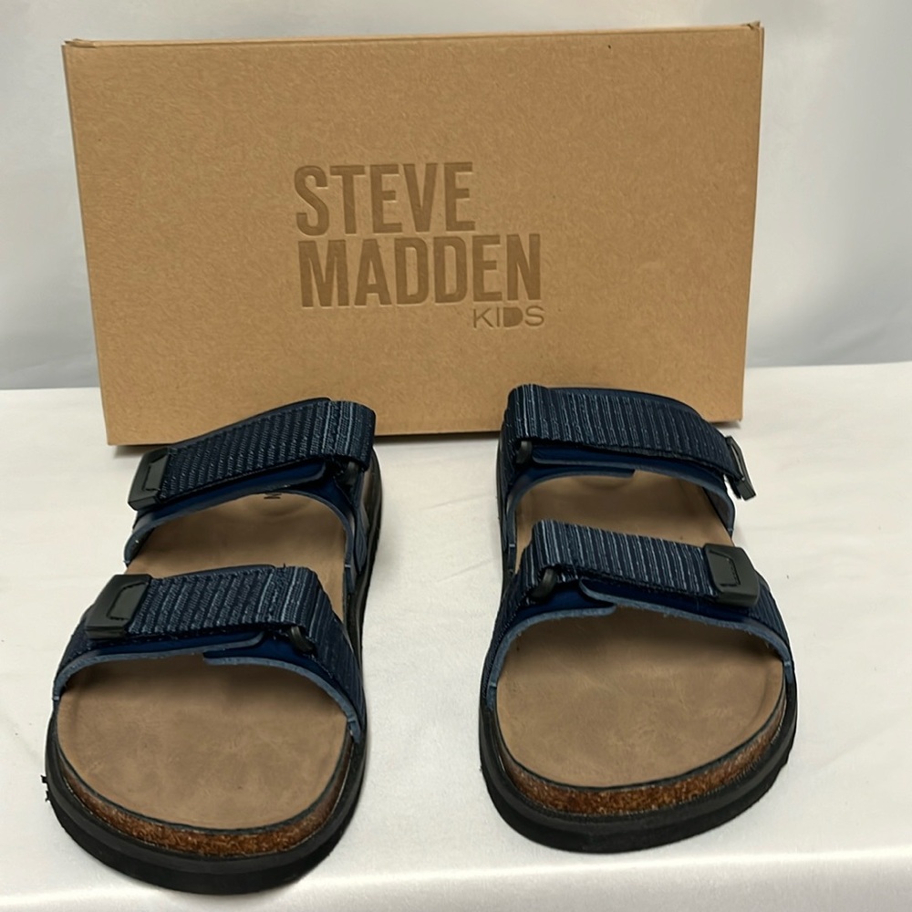 Steve Madden Big Boys Blance Footbed Sandals, size 4
